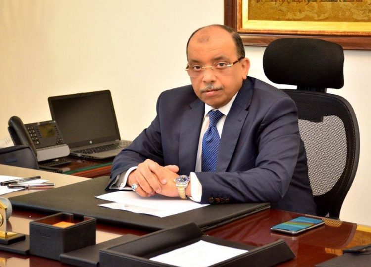 وزير التنمية المحلية يوجه بغلق جميع الشواطئ لمنع التجمعات