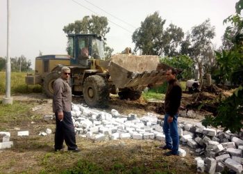 استمرار التصدي لمخالفات البناء والتعدي على الأراضي الزراعية بقرى دسوق