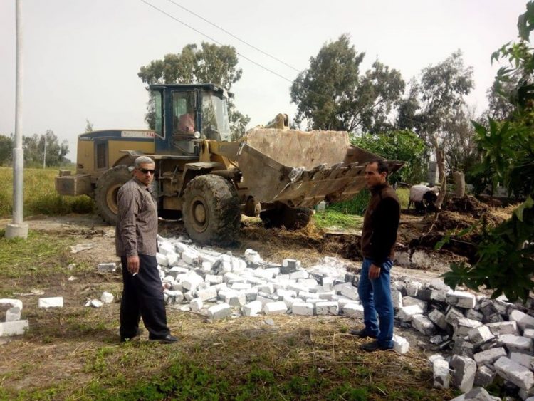 استمرار التصدي لمخالفات البناء والتعدي على الأراضي الزراعية بقرى دسوق 1 استمرار التصدي لمخالفات البناء والتعدي على الأراضي الزراعية بقرى دسوق