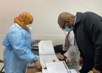 د. أحمد المنظري: الوصول إلى الفئات الأكثر عُرضة لكوفيد -19 يُمثل أولوية قصوى