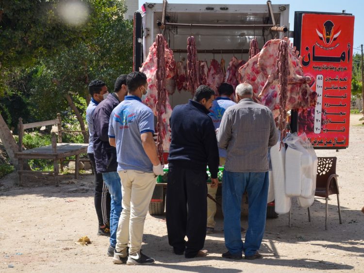 توفير منافذ متنقلة ضمن “مبادرة أمان” لتوفر السلع الأساسية والغذائية بالأسعار المناسبة للأهالي بقرى أبيس