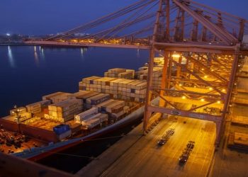 إشادة دولية بالإجراءات العُمانية في المجالات الاقتصادية