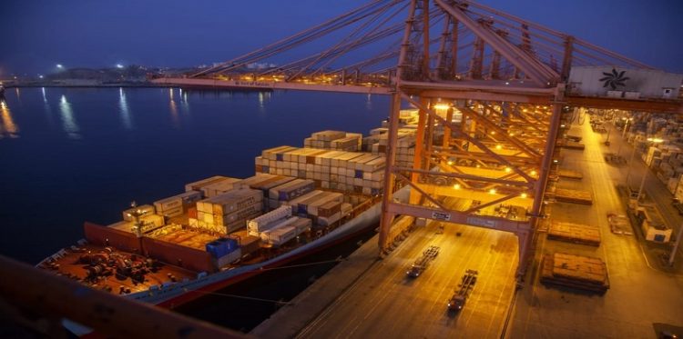 إشادة دولية بالإجراءات العُمانية في المجالات الاقتصادية