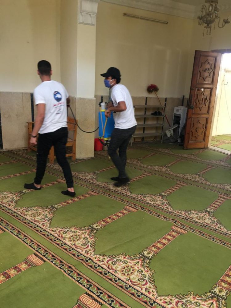 تعقيم مسجد ومدرسة بنزلة السمان بالهرم