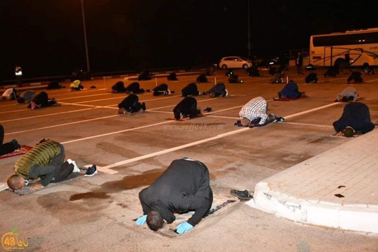 "يافا" تصلي التراويح جماعة 1 “يافا” تصلي التراويح جماعة