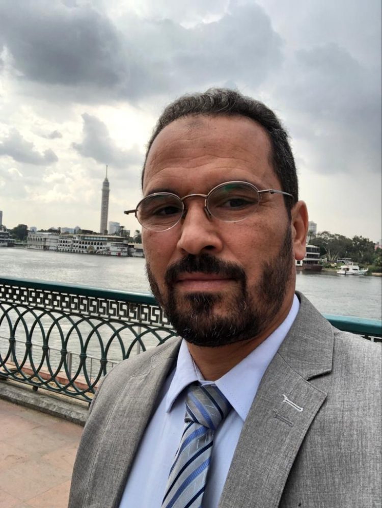 بادر قبل أن يغادر