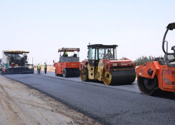 كامل الوزير:  إنهاء  تطوير طريق القاهرة أسوان الصحراوي الغربي خلال ٤ سنوات