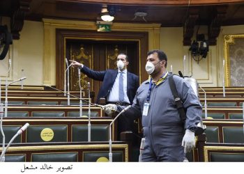 المستشار محمود فوزى يتصدى لكورونا من البرلمان .