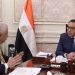 رئيس الوزراء يُتابع مع وزير التعليم إجراءات التعاقد على أجهزة التابلت للعام المُقبل
