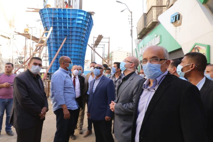 وزير النقل يتابع أعمال تنفيذ كوبري المديرية ببني سويف