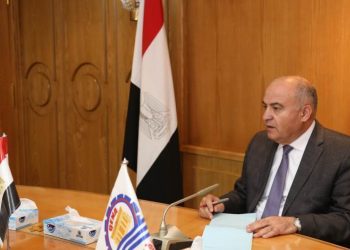 غلق طريق قنا – سفاجا بعد قطع مياه السيول له بالكيلو 29و34 و42