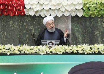 الرئيس الإيراني يدعو البرلمان الجديد إلى «التعاون» مع الحكومة