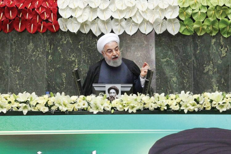 الرئيس الإيراني يدعو البرلمان الجديد إلى «التعاون» مع الحكومة