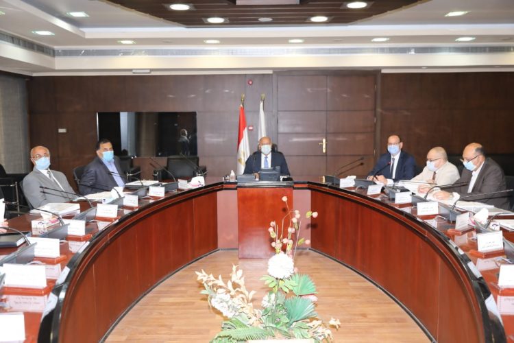 الوزير يترأس أعمال الجمعية العامة للشركة المصرية لتجديد وصيانة خطوط السكك الحديدية 1 الوزير يترأس أعمال الجمعية العامة للشركة المصرية لتجديد وصيانة خطوط السكك الحديدية