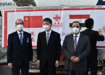 مصر تتسلم شحنة ثالثة من المستلزمات الطبية المكافحة لكورونا من الصين