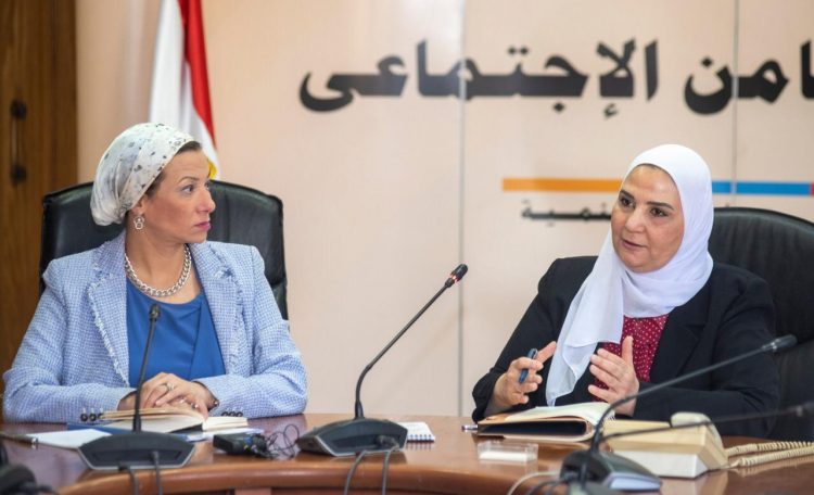 وزيرتا التضامن والبيئة تناقشان مشاكل العاملين في جمع وتدوير المخلفات