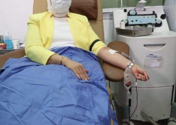 فى اليوم العالمي للتبرع بالدم وزيرة الصحة تتبرع وتوجه الدعوة للمواطنيين