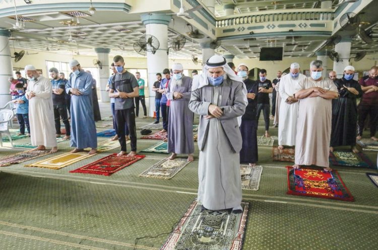 إعادة فتح المساجد في قطاع غزة بشكل كامل بعد70 يوما من الإغلاق