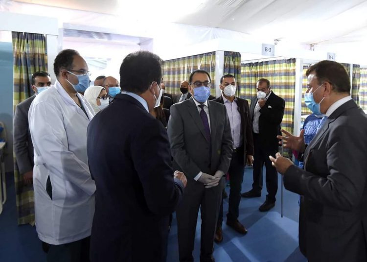 رئيس مجلس الوزراء يتفقد المستشفى الميداني بجامعة عين شمس 1 رئيس مجلس الوزراء يتفقد المستشفى الميداني بجامعة عين شمس