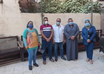 بالصور..  شباب قرية نفيا بالغربية  يواجهون فيروس كورونا بتعقيم الشوارع والمنازل