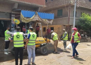 كورونا: حيّ أول طنطا وحزب مستقبل وطن يواصلون التطهير والتعقيم لليوم الثالث بمنطقة “سيجر”