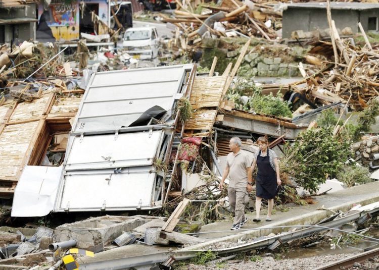 فيضانات وإنهيارات طينية تودى بحياة 44على الأقل فى اليابان 1 فيضانات وإنهيارات طينية تودى بحياة 44على الأقل فى اليابان