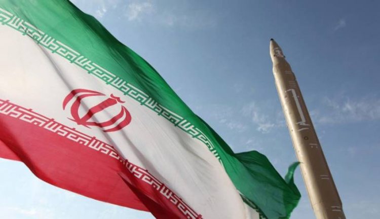مسؤول استخبارات: إيران تستطيع إنتاج قنبلة نووية في ستة أشهر فقط