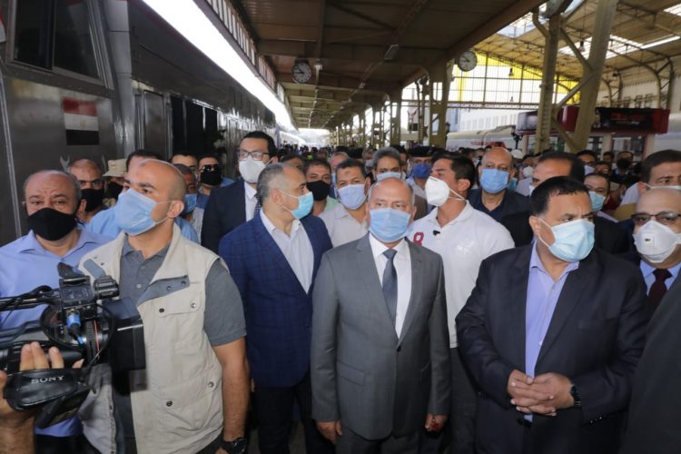 وزير النقل يشهد الإنطلاقة الجديدة لقطارات السكك الحديدية عالية المستوى 1 وزير النقل يشهد الإنطلاقة الجديدة لقطارات السكك الحديدية عالية المستوى