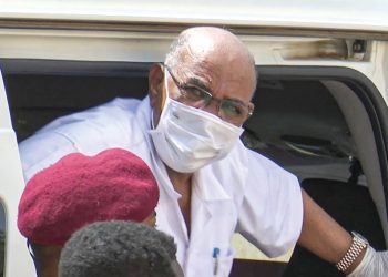 عمر البشير يمثُل أمام المحكمة بتهمة تنفيذ إنقلاب فى 1989