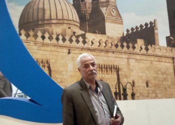 مجلة الأزهر تحتفي بالأستاذ حسين إبراهيم لخروجه على المعاش