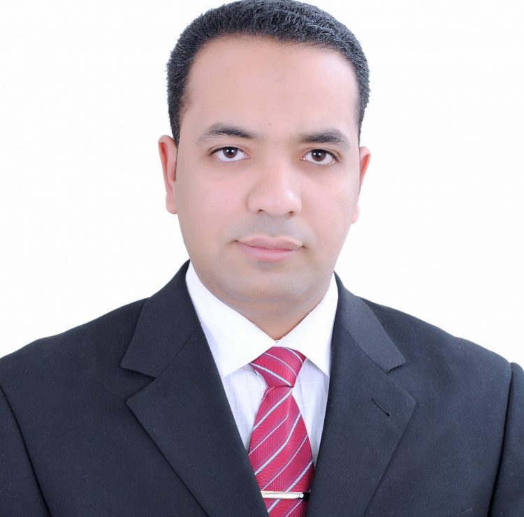 الآليات البلاغية في بناء القصة الشاعرة.. “من ثقب الشتلات الأولى” للأديب محمد الشحات محمد “أنموذجًا”