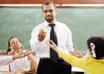 راتب المعلم بين الوهم والحقيقة