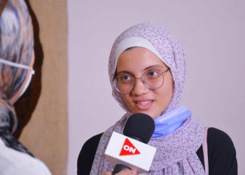 نور الهدى عبد الغفار تُكافأ بمنحة مجانية بكلية الطب جامعة مصر للعلوم والتكنولوجيا