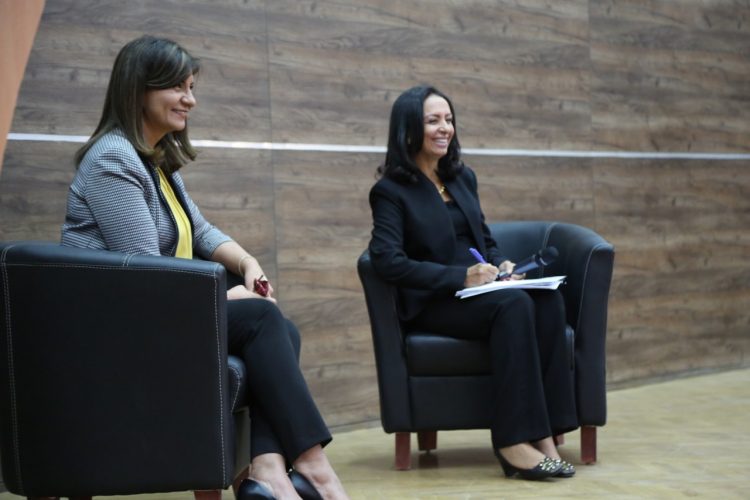 مايا مرسي: أى مجتمع فى العالم يقاس بتقدم وضع المرأة فيه 1 مايا مرسي: أى مجتمع فى العالم يقاس بتقدم وضع المرأة فيه