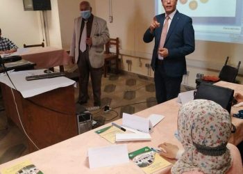 نائب رئيس جامعة بنها يتابع تنفيذ برامج تنمية قدرات هيئة التدريس والدراسات العليا