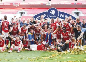 أرسنال يتوج بكأس الاتحاد الإنجليزي