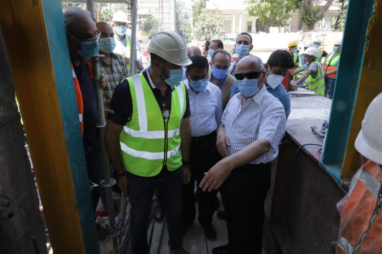 وزير النقل يتفقد أعمال التدعيم الإنشائي للركن المتضرر بعمارة الشربتلي بالزمالك 1 وزير النقل يتفقد أعمال التدعيم الإنشائي للركن المتضرر بعمارة الشربتلي بالزمالك
