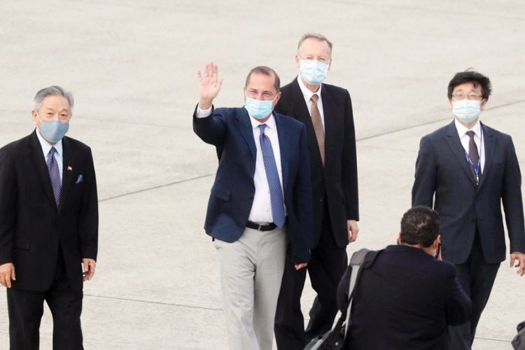 وصول أرفع وفد أمريكي منذ عقود إلى تايوان.. وبكين تندد