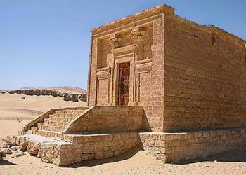 اعرف بلدك: مقبرة ايزادورا بمنطقة تونا الجبل