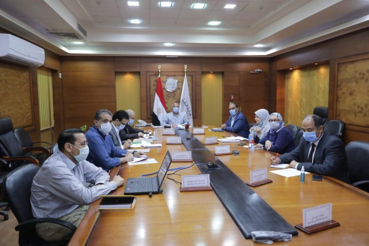 كامل الوزير يتفقد الموقف المالي للمشروعات الجاري تنفيذها بهيئتي الموانىء البرية والنقل النهري