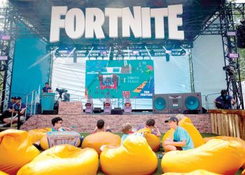 آبل وجوجل تقرران سحب لعبة «فورتنايت» من متجرهما للتطبيقات