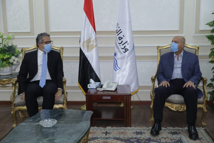 وزيرا النقل والسياحة والآثار يستعرضان مساهمة قطاعات النقل المختلفة في تدعيم قطاع السياحة 1 وزيرا النقل والسياحة والآثار يستعرضان مساهمة قطاعات النقل المختلفة في تدعيم قطاع السياحة