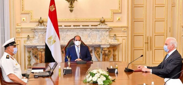 الرئيس يلتقي مدير شركة لورنس الألمانية الرائدة فى صناعة السفن والفرقاطات والمدمرات 1 الرئيس يلتقي مدير شركة لورنس الألمانية الرائدة فى صناعة السفن والفرقاطات والمدمرات