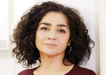 لبنانية تفوز بجائزة فرنسية عريقة عن روايتها الأولي