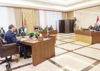 التصدي للتدخلات الخارجية وتعزيز التعاون في صلب مباحثات القمة المصرية الأردنية العراقية