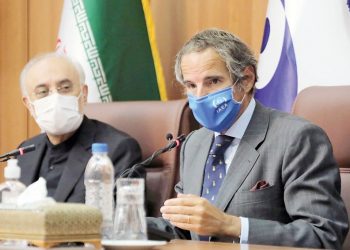 مدير وكالة الطاقة الذرية يسعى لإدخال مفتشيه موقعين نوويين بإيران