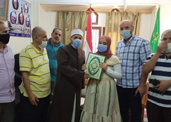 الجنيدي يكرم الأولى على الثانوية الأزهرية بالدقهلية