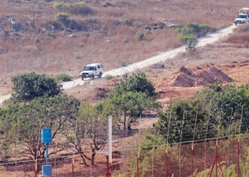 إسرائيل تقصف نقاط مراقبة لحزب الله في لبنان