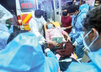 مقتل 16 شخصا في انشطار طائرة هندية أثناء هبوطها