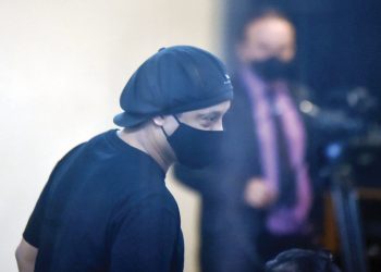 إطلاق سراح رونالدينيو بعد احتجازه خمسة أشهر